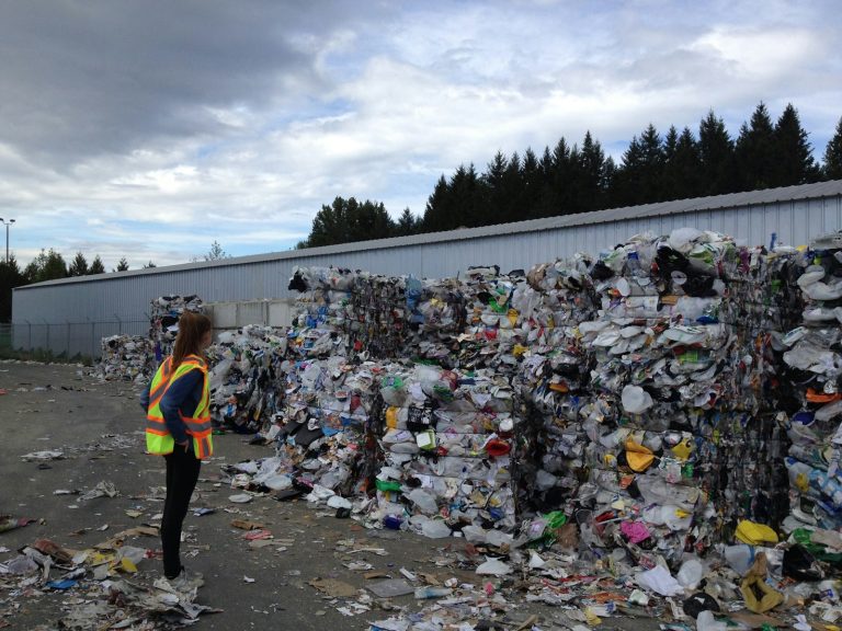 Recyclage aerosol : où jeter une bombe spray et comment éviter les erreurs dangereuses