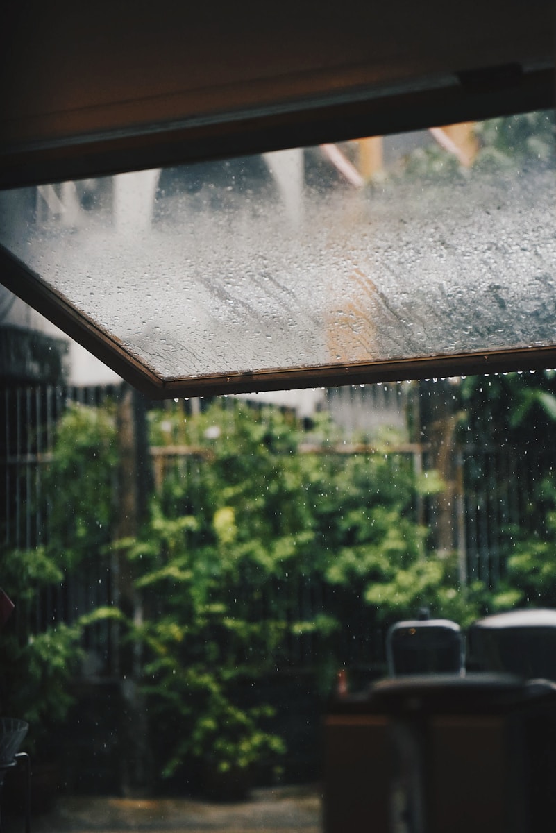 rChoisir un installateur de récupérateur d’eau de pluie en toute conformité : budget, étapes et critères